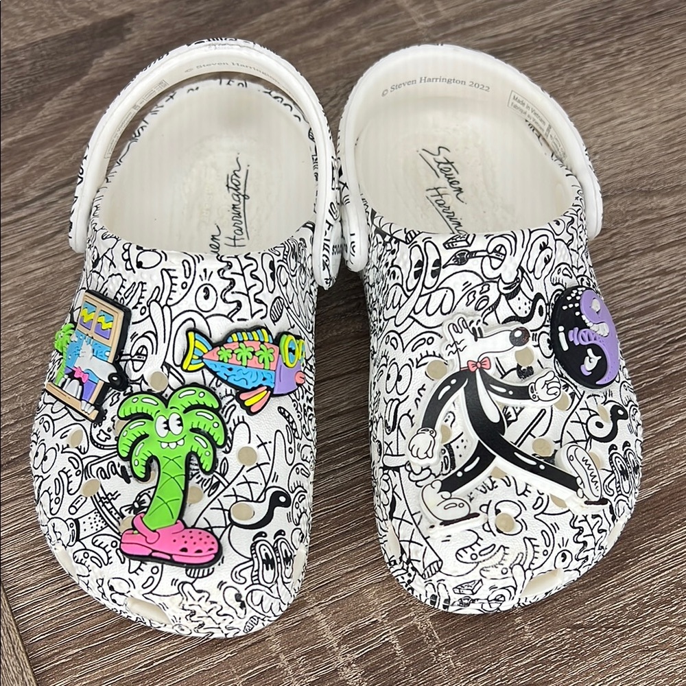 Crocs, limited edition design, Black and White Steve Harrington kids
